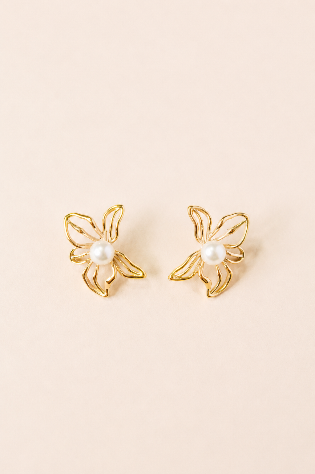 Pearl Flower Stud Earrings