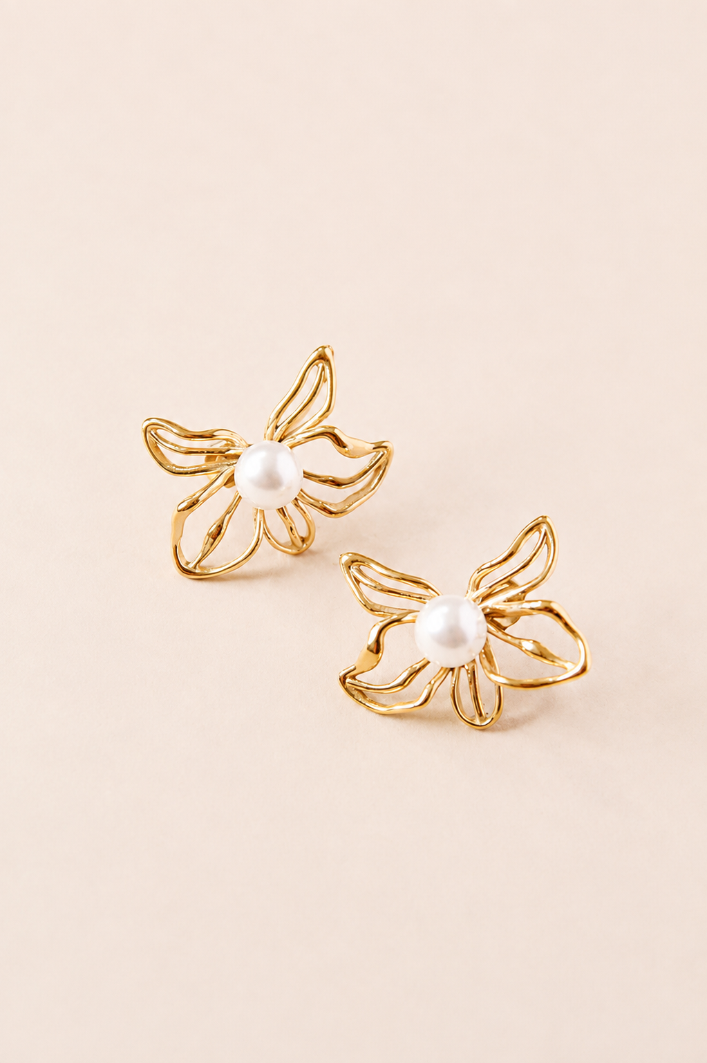 Pearl Flower Stud Earrings