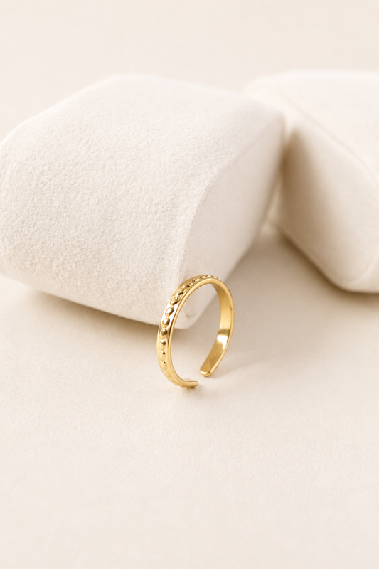 Dotted Band Adjustable Ring